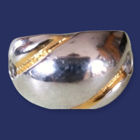 Vintage 1970s Mixed Metal Silver and Gold Two Tone Metal Ring Size 7 3/4 - Picture 1 of 12